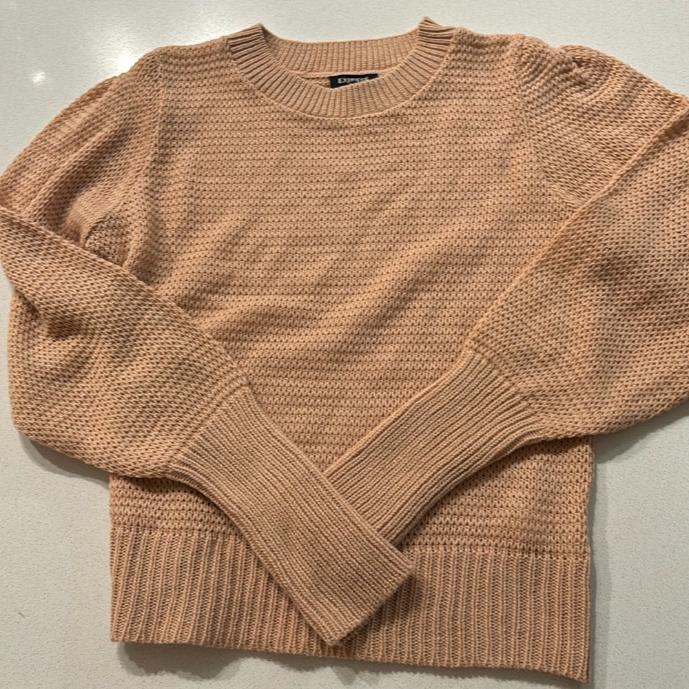 H&M peach knit sweater. Size small.